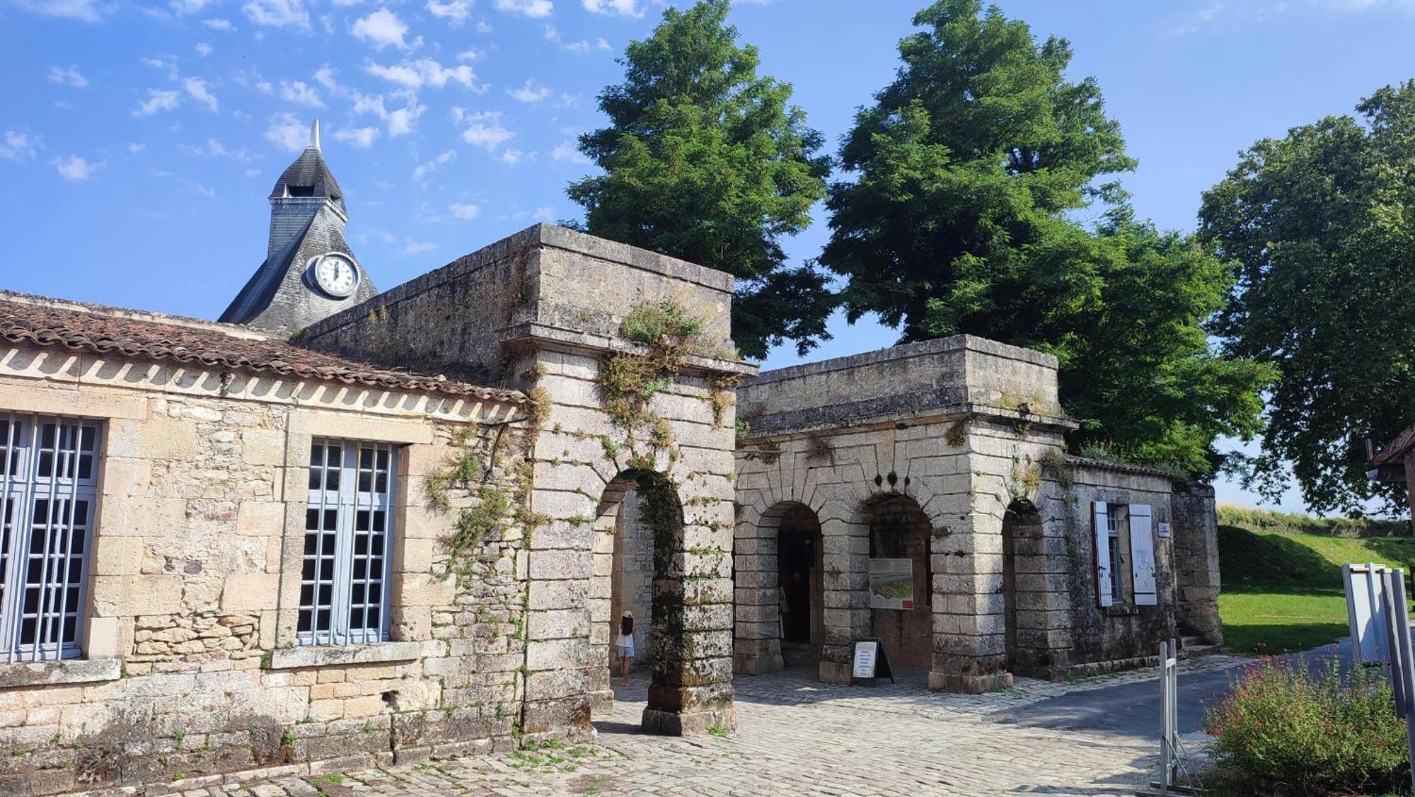 Maison Charmeilles - La Suite Pomerol Fronsac  Екстериор снимка